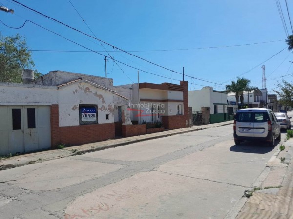 VENTA: CASA CENTRICA A REFACCIONAR EN CORONDA - Ref. 971