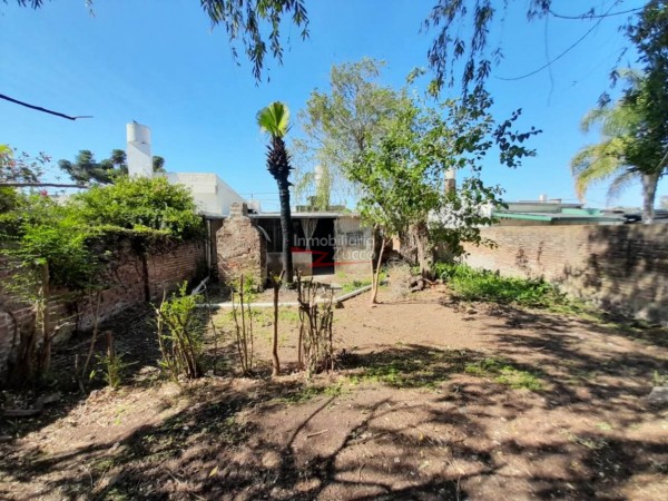 VENTA: CASA CENTRICA A REFACCIONAR EN CORONDA - Ref. 971