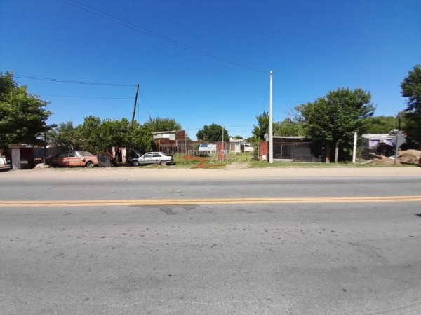 VENTA: CASA + OFICINAS + GALPONES EN CORONDA - Ref. 981
