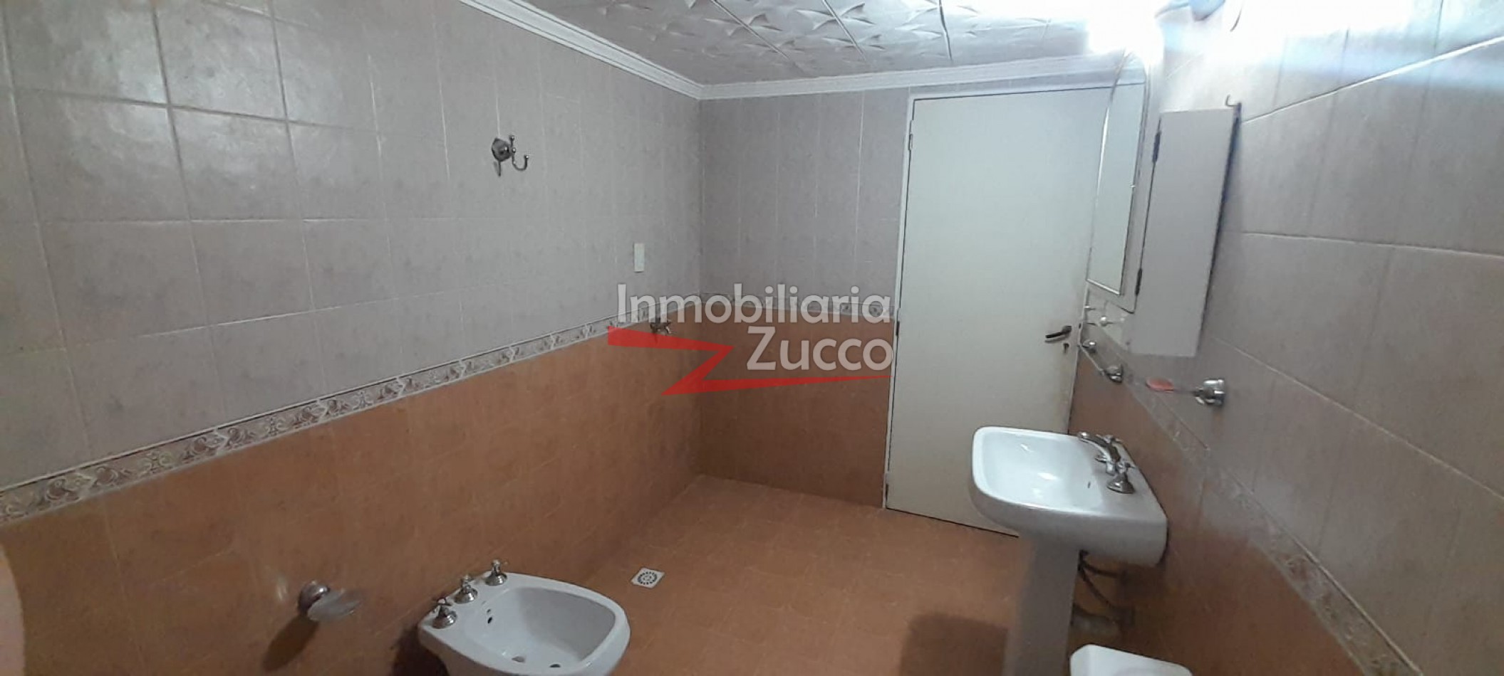 VENTA: CASA EN CORONDA CON HERMOSA VISTA AL RIO - Ref. 1101