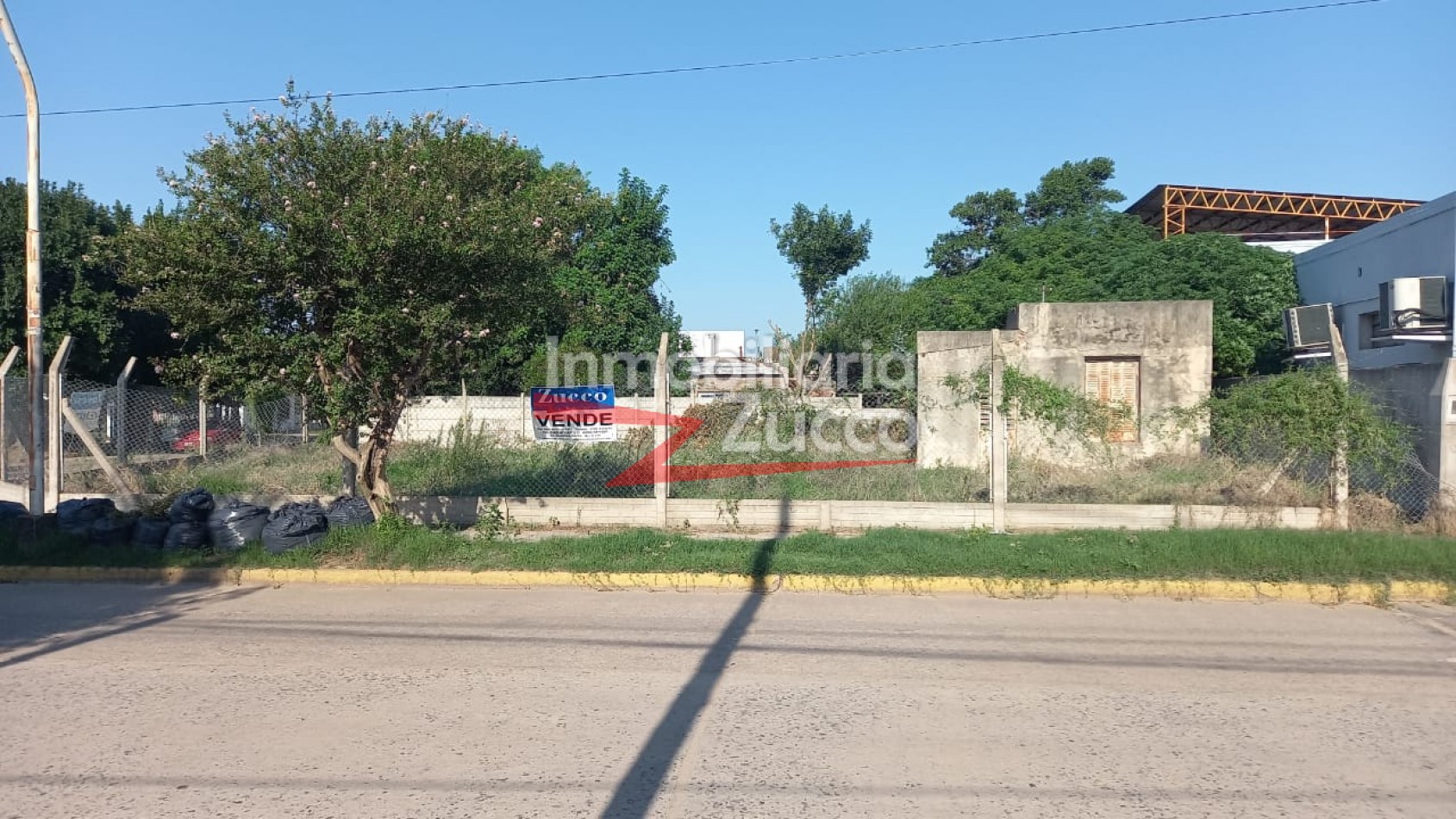 VENTA: LOTE EN EXCELENTE UBICACION EN CORONDA - Ref. 1260