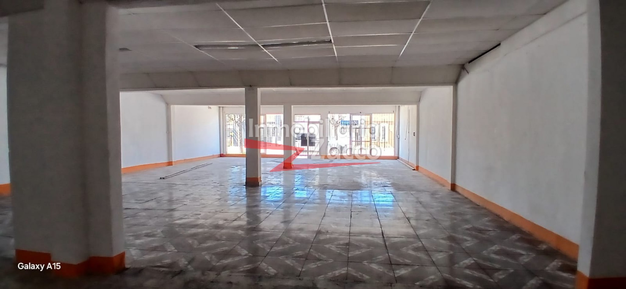 ALQUILO AMPLIO LOCAL COMERCIAL EN CORONDA