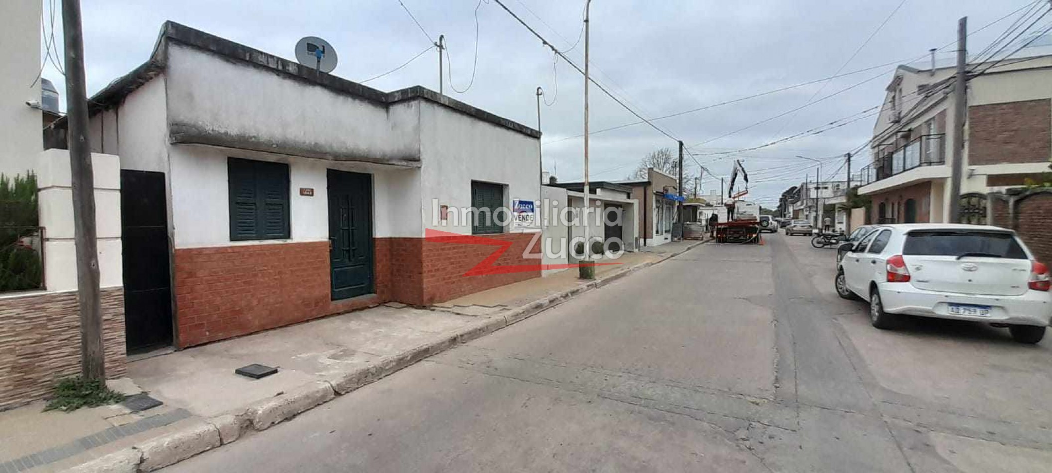 VENTA: CASA CENTRICA CON LOTE DE 1.000 M2 EN CORONDA - Ref. 1092