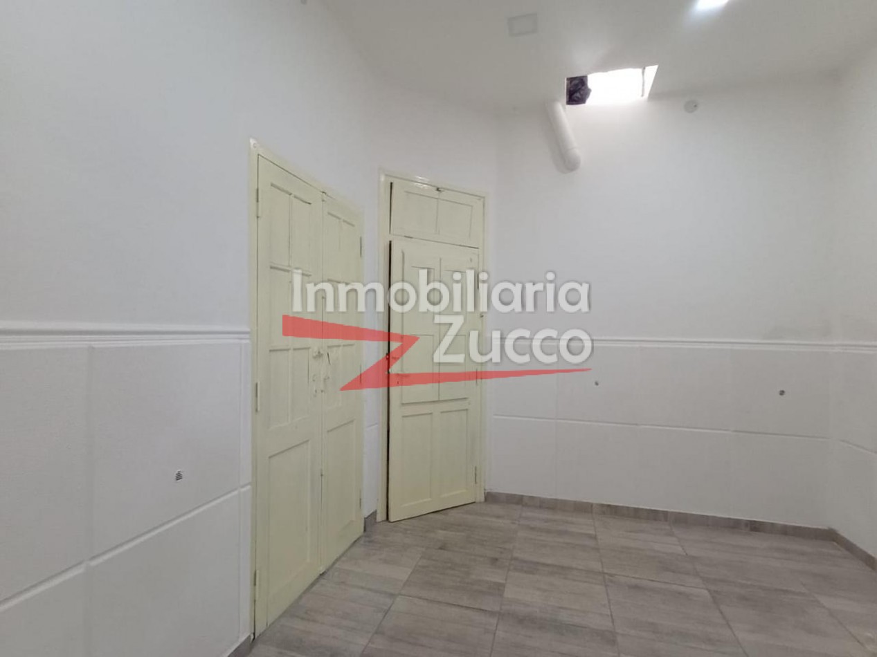 ALQUILO: LOCAL COMERCIAL EN PLENO CENTRO EN CORONDA