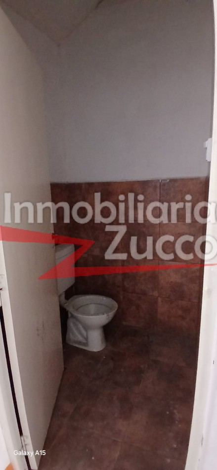 ALQUILO AMPLIO LOCAL COMERCIAL EN CORONDA