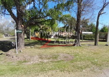 VENTA: CASA EN B. LOS PARAISOS A 50 MTS. DEL RIO - Ref. 948